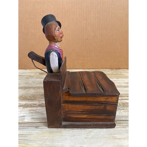 Vintage Italian Hand Carved Wooden Trinket Box with Couple Figurines Folk Art - Picture 7 of 10